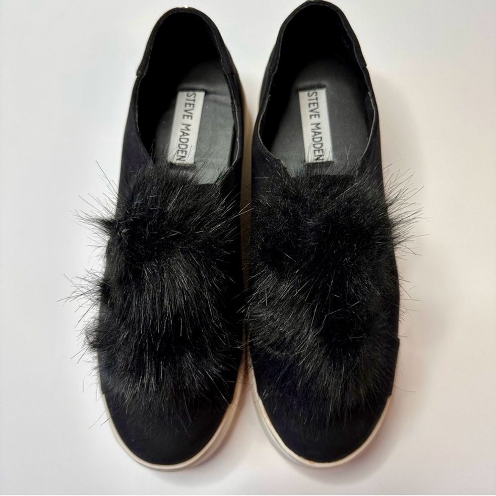 STEVE MADDEN Furlie Double Pom Pom Slip On Sneaker Size 7.5 Black